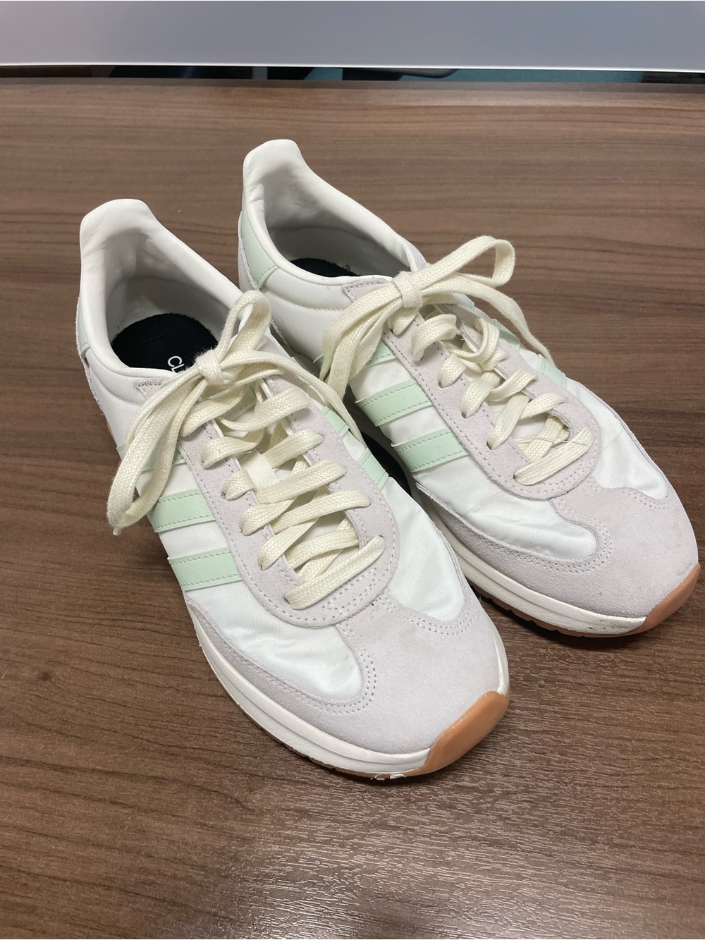 Women’s Adidas Run 70s 2.0 Sneaker in White, Gray, and Mint Green size 9